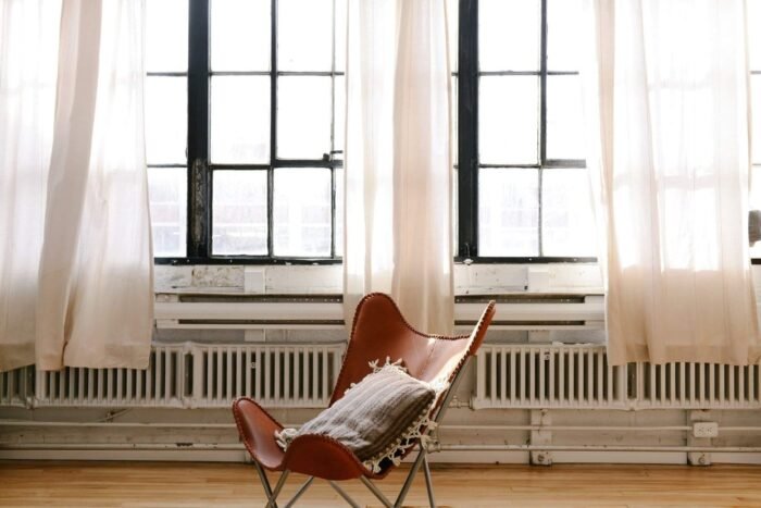 Leather-Clad Leisure Chair - Image 1